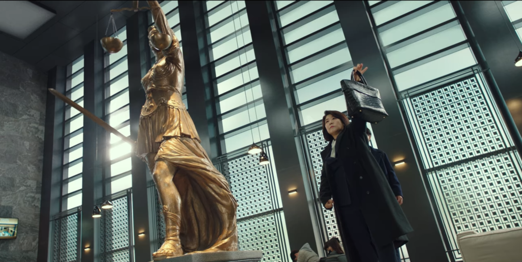 To be quite honest, Lady Justice should have had top billing over actress Lee Jung Eun. Law School Series Finale.