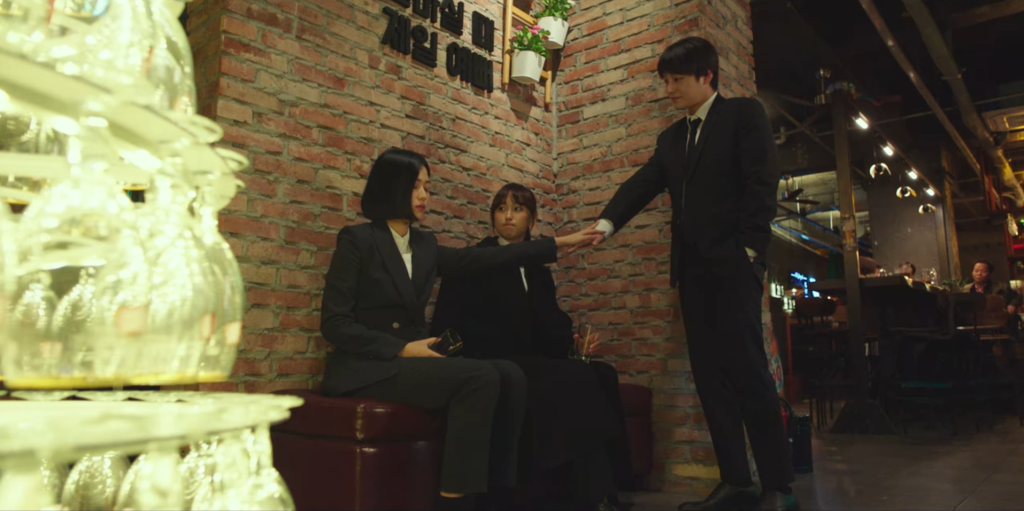 The (somewhat hinted at) love triangle between Kang Sol A, Kang Sol B, and Han Joon Hwi. Law School Episode 16